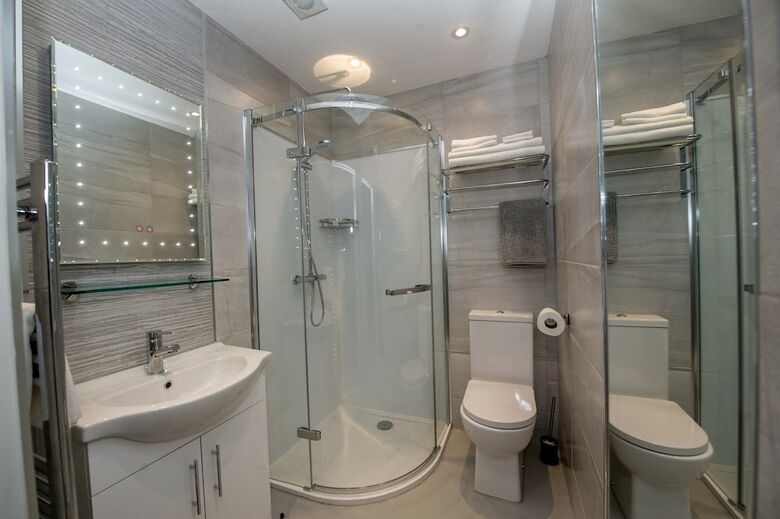Apartamentos The James Suites