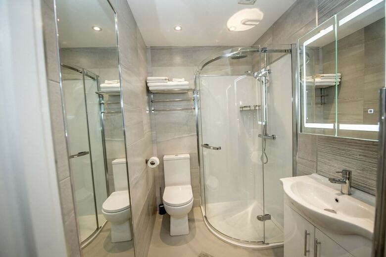 Apartamentos The James Suites