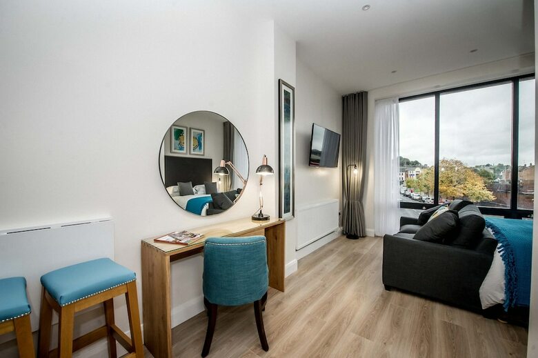 Apartamentos The James Suites