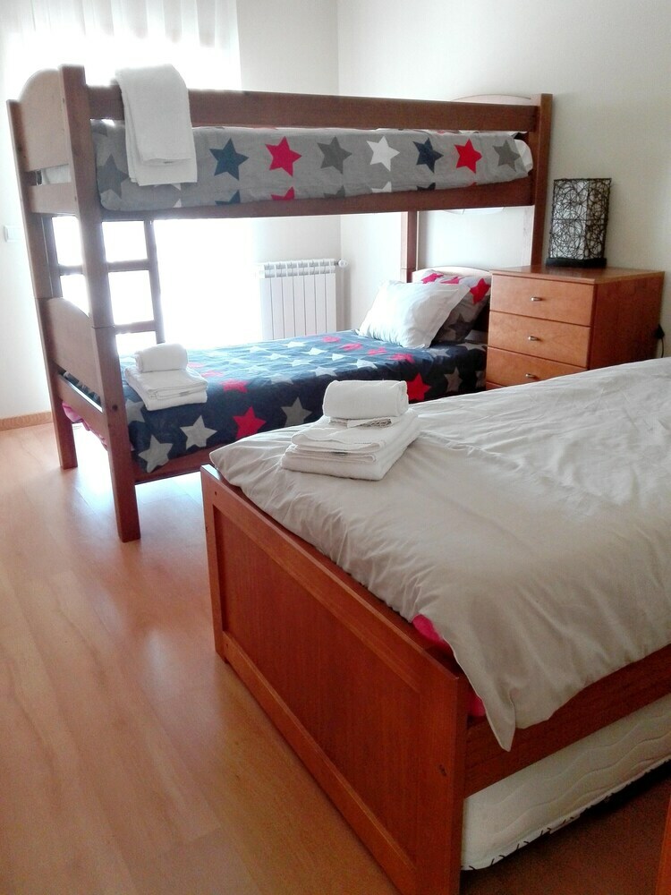 Apartment With 2 Bedrooms In Nazar�, With Wifi