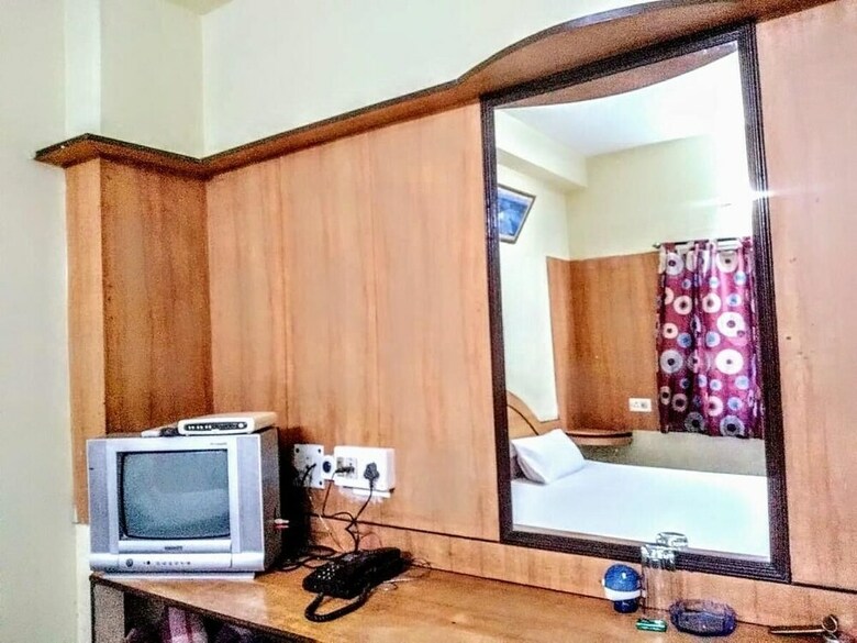 Janata Hotel & Restaurant