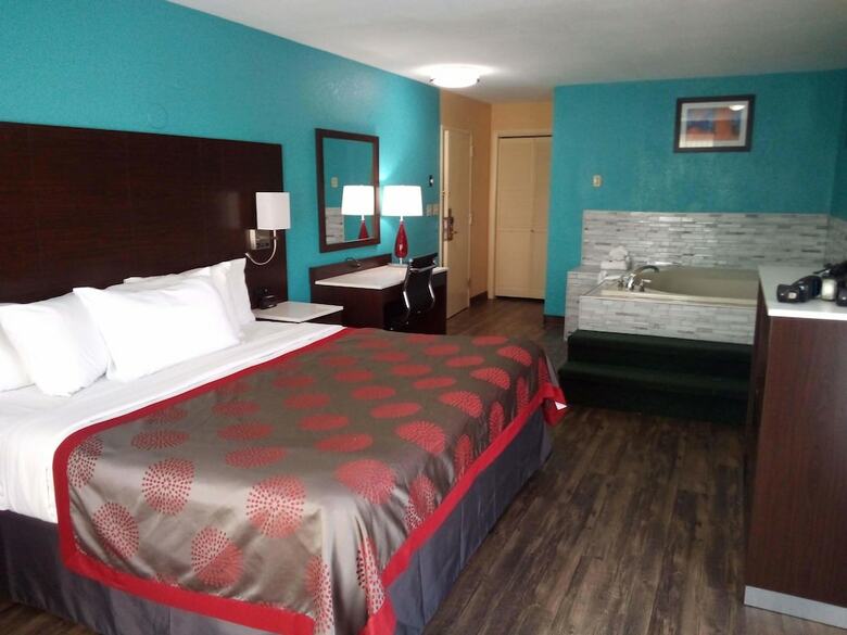 Hotel Ramada By Wyndham Groton