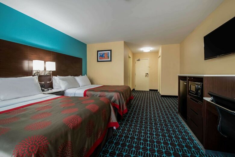 Hotel Ramada By Wyndham Groton