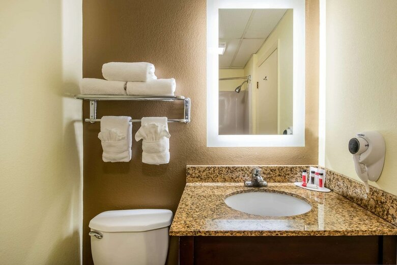 Hotel Ramada By Wyndham Groton