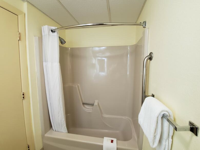 Hotel Ramada By Wyndham Groton