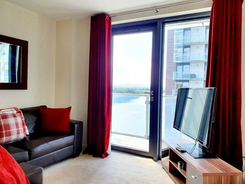Apartamentos Airy 2 Bed 2 Bathroom With Balcony