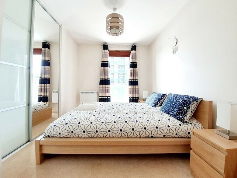 Apartamentos Airy 2 Bed 2 Bathroom With Balcony