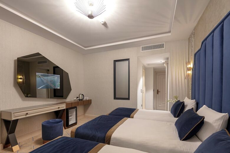 Danis Hotel