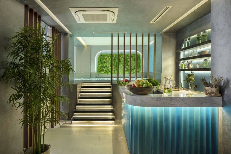 Danis Hotel