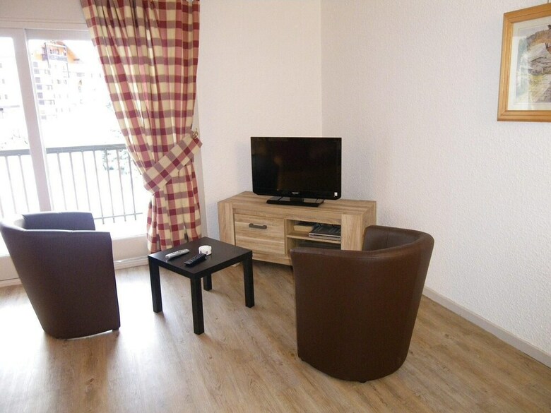 Praz14 Studio Cabin 4 People 3 South Facing