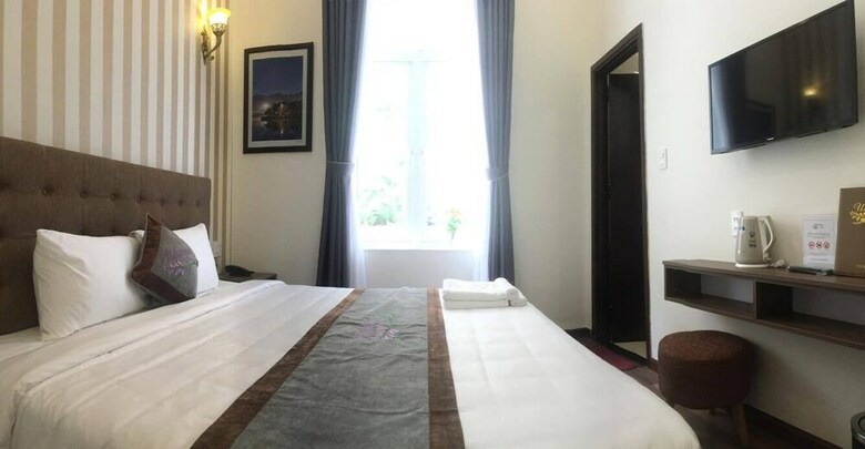 Wisteria Hotel