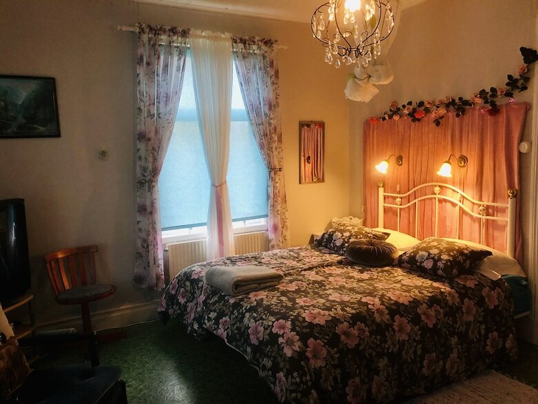 2 Bedroomed Apartment. Open For Bookings