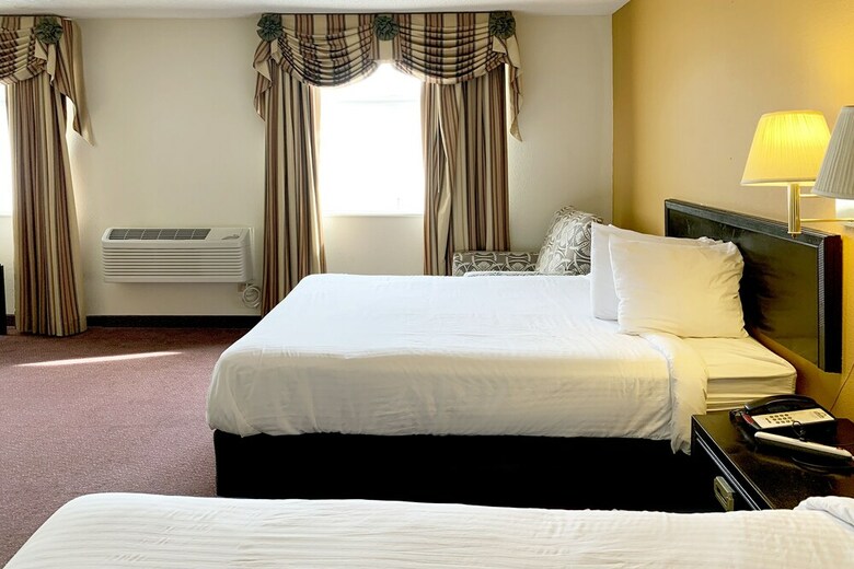 Oyo Hotel Whitehall Mi