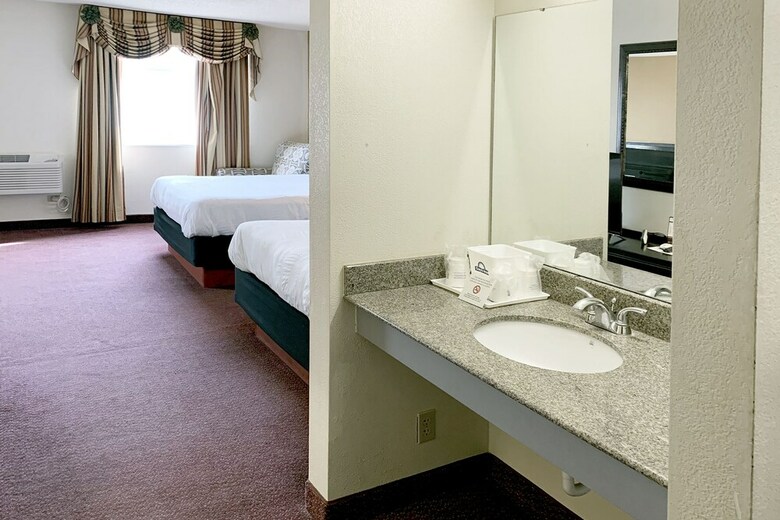 Oyo Hotel Whitehall Mi