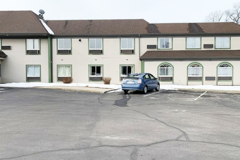 Oyo Hotel Whitehall Mi