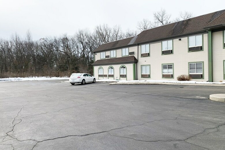 Oyo Hotel Whitehall Mi