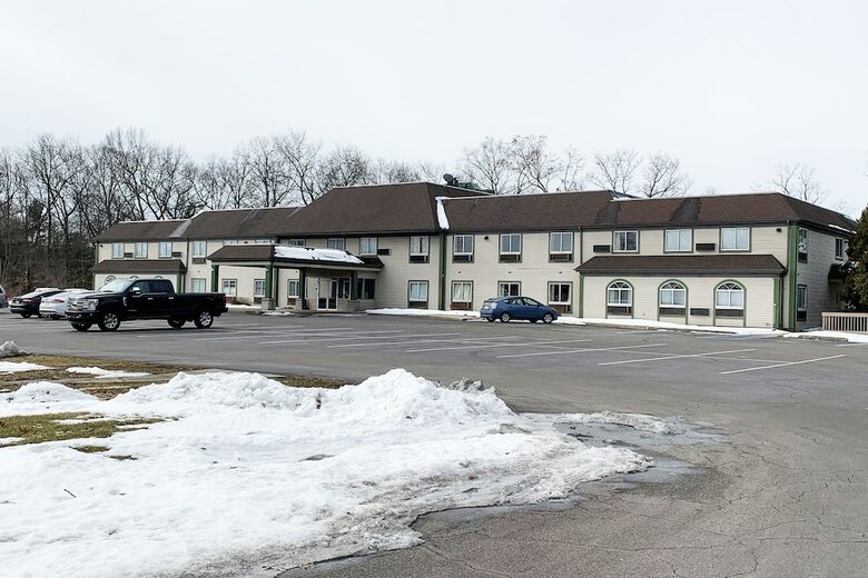 Oyo Hotel Whitehall Mi