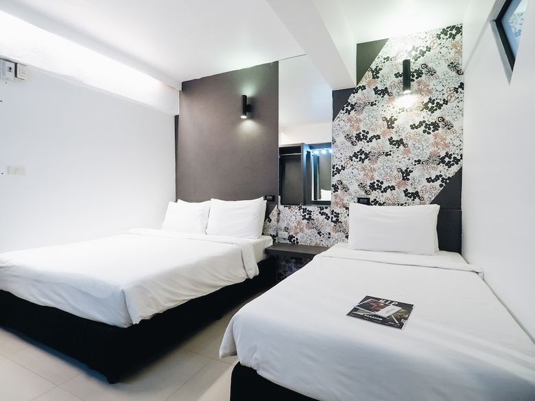 Hostal Loyy Hotel - Hostel