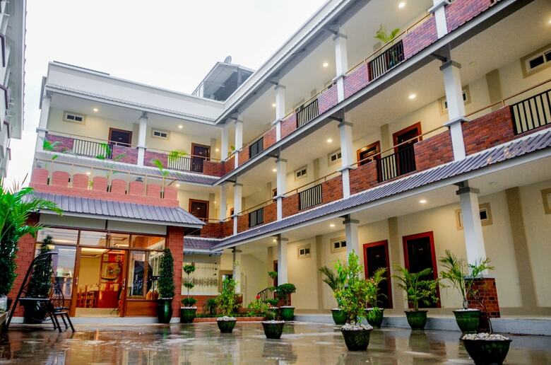 City Light Hotel
