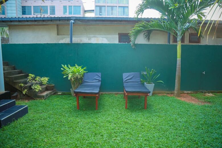 Hotel Hasaranga Holiday House