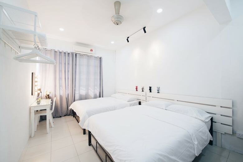 Hotel White Cottage Guest House