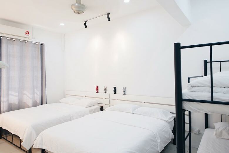 Hotel White Cottage Guest House