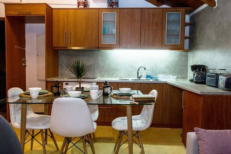 Charming Place With Sunset Views By The Beach