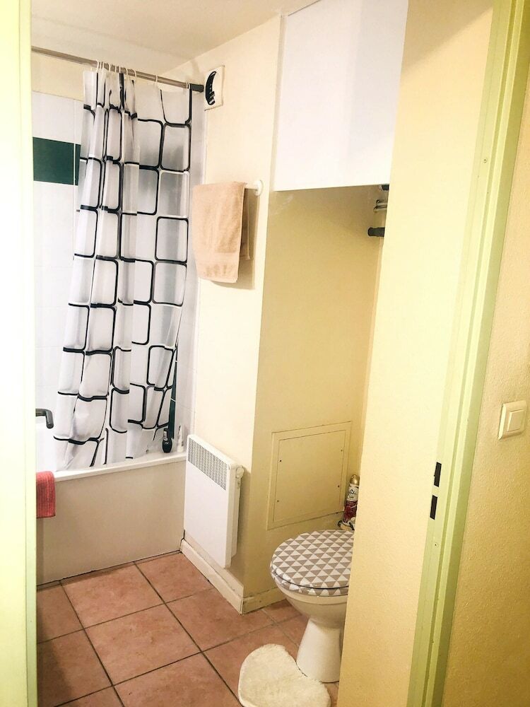 Villa With One Bedroom In N�mes