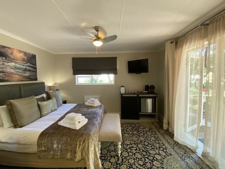 Hotel Eden Retreat
