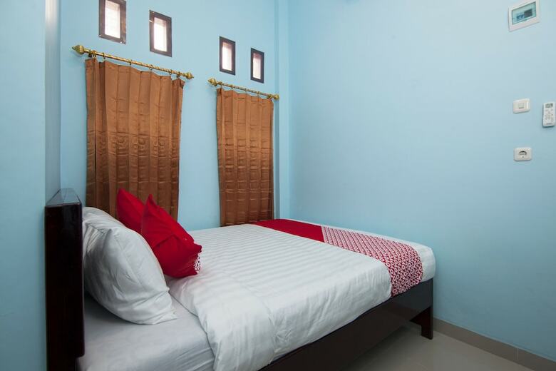 Hotel Oyo 1235 Tona Residence