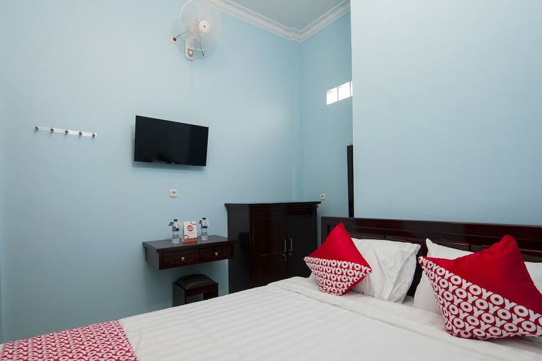 Hotel Oyo 1235 Tona Residence