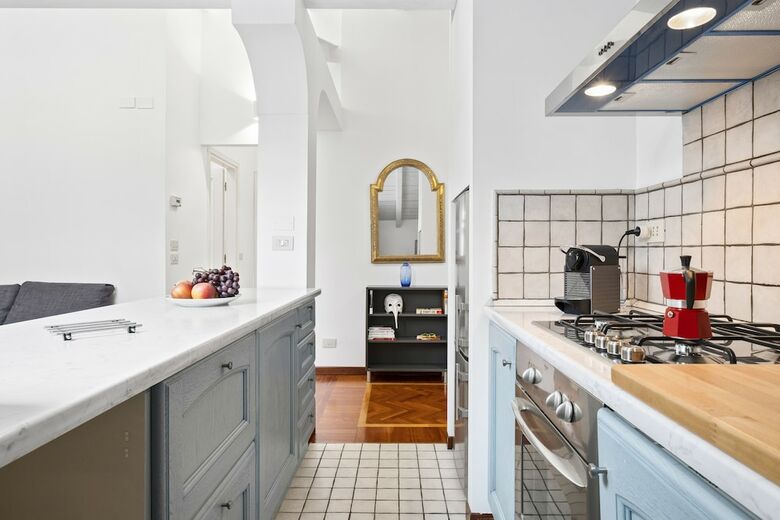 Apartamento Pratello Elegante E Raffinata Mansarda