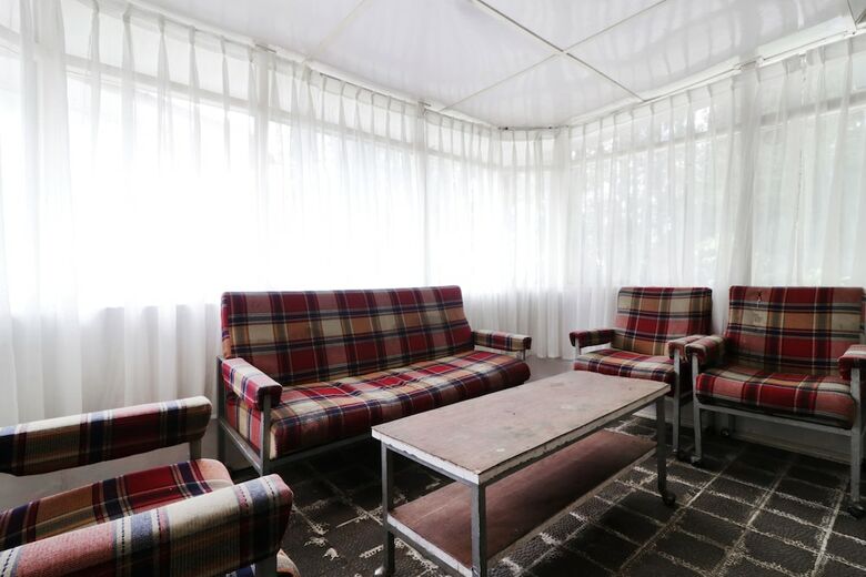 Bed & Breakfast Sibayak Multinational Rest House