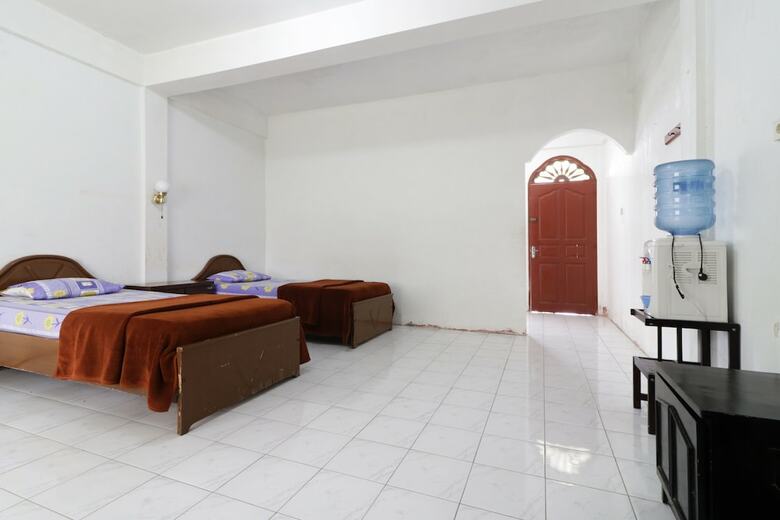 Bed & Breakfast Sibayak Multinational Rest House