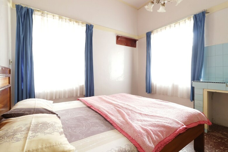 Bed & Breakfast Sibayak Multinational Rest House