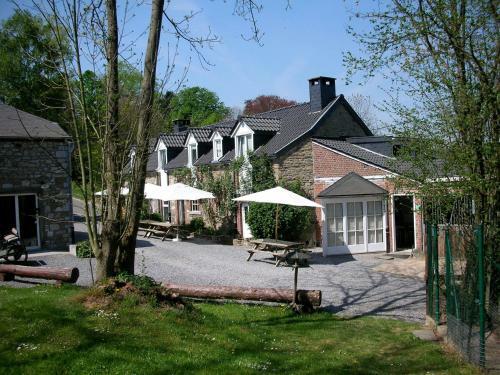 Lodge Holiday Home Le Grand Gite De Laval Ferrieres