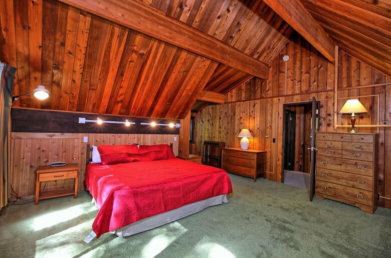Cabana Mountainside Lodge