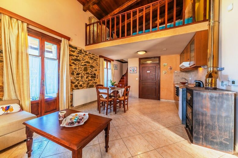 Hotel Idili Traditional House