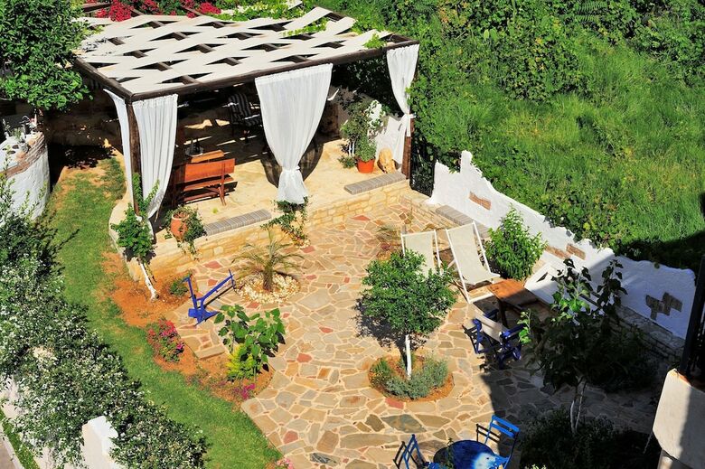 Hotel Idili Traditional House