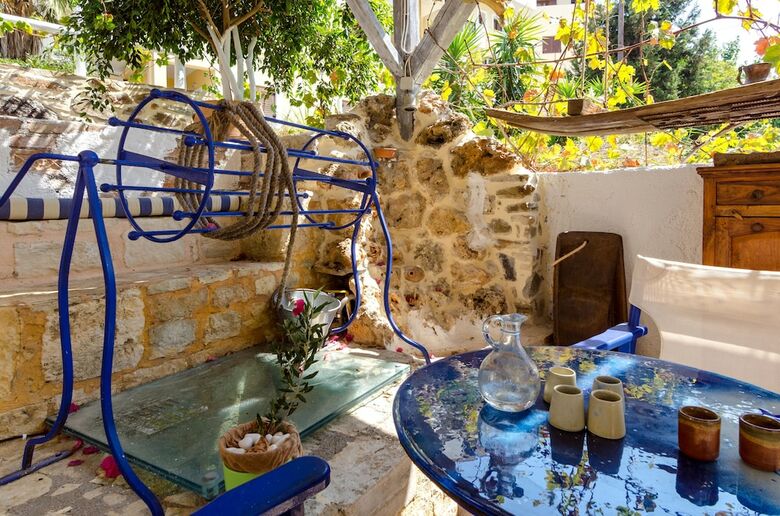 Hotel Idili Traditional House
