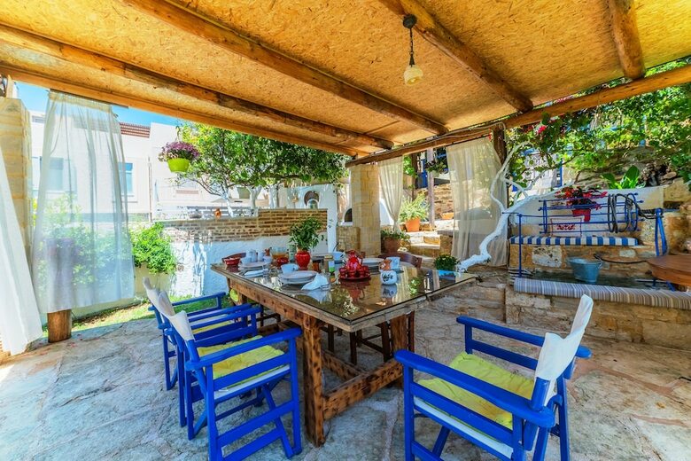 Hotel Idili Traditional House