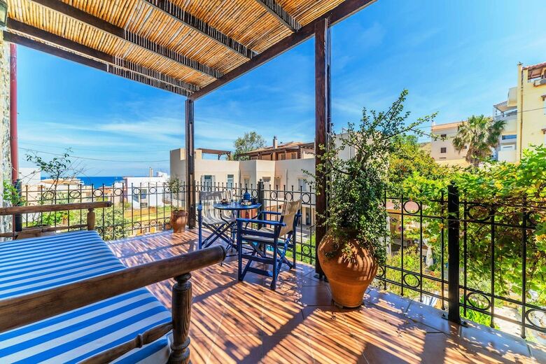 Hotel Idili Traditional House