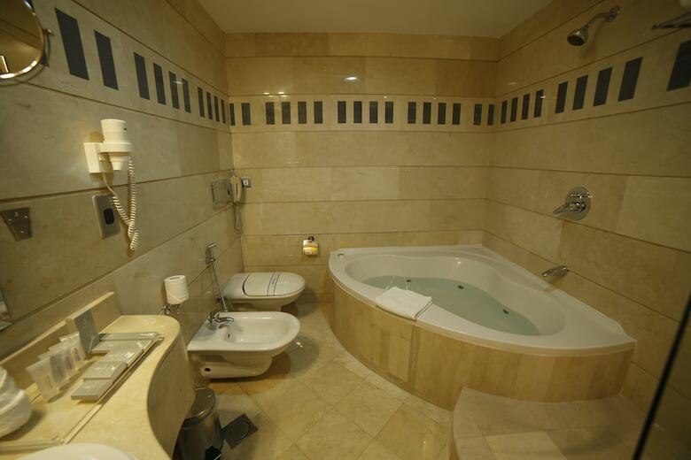 City Seasons Hotel Muscat