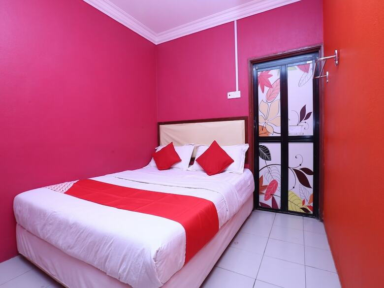 Oyo 89498 Sri Seroja Inn Budget Hotel