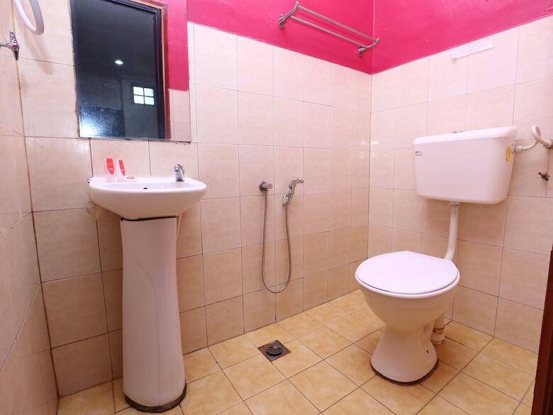 Oyo 89498 Sri Seroja Inn Budget Hotel