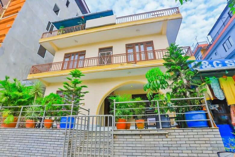 Oyo 647 Hotel Alpine Villa