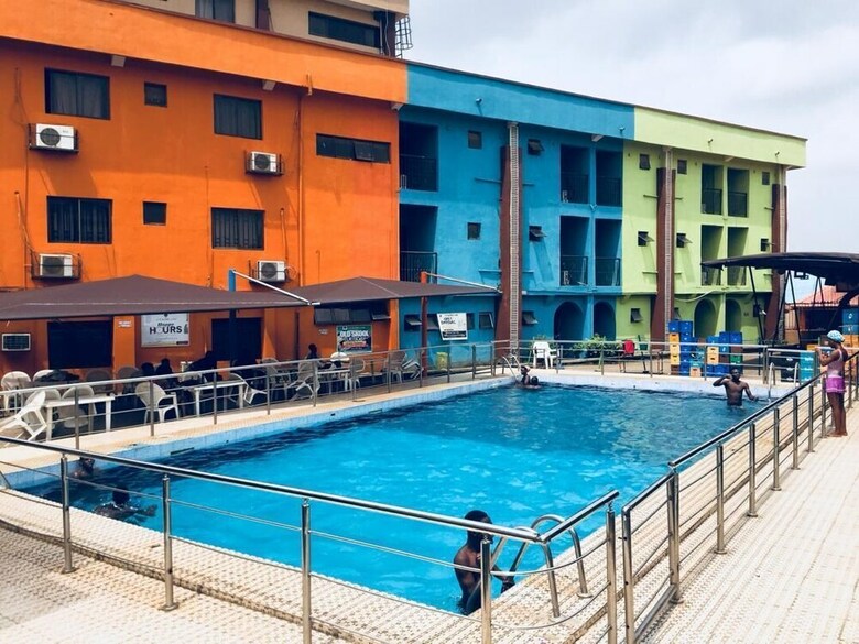 Mokland Hotel And Suites