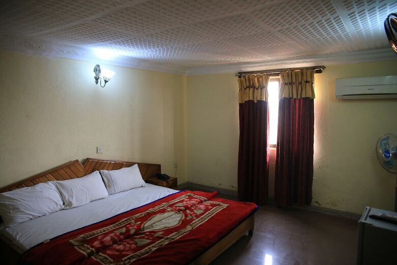 Mokland Hotel And Suites