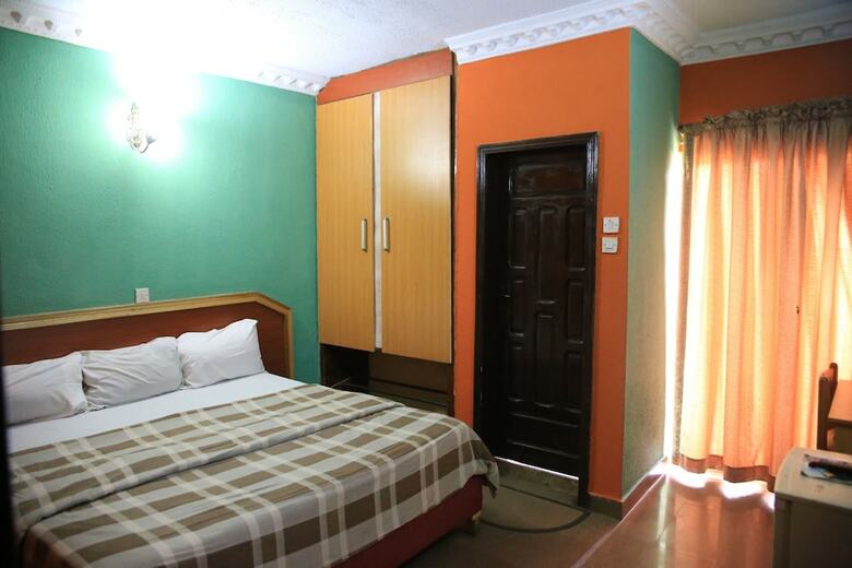 Mokland Hotel And Suites