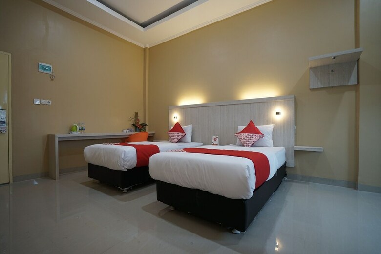 Oyo 1299 Max To U Hotel